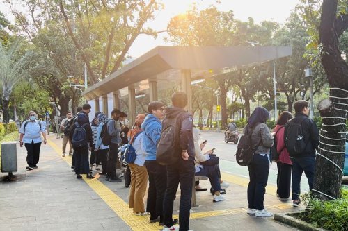 Angkutan Umum: Dulu Populer, Kini Terpinggirkan Stigma