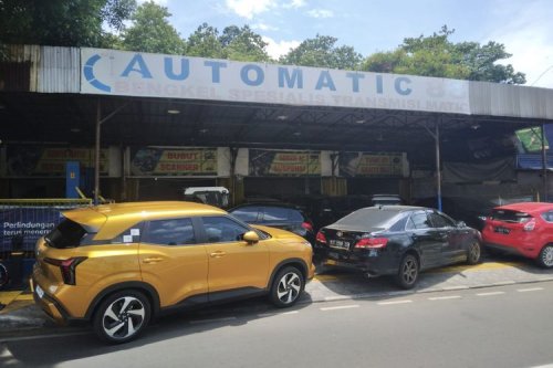 Jangan Terkecoh Odometer, Begini Cara Cek Kondisi Mobil Matik Bekas
