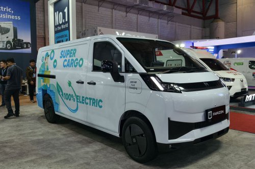 Debut Farizon V8E, Cargo Van Listrik untuk Efisiensi Bisnis