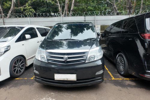 Toyota Alphard Gen 1: MPV Mewah Bekas Masih Menggoda