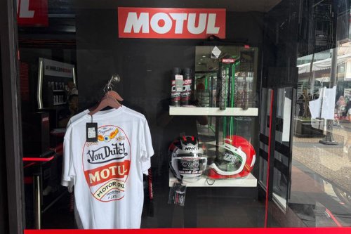 Pilihan Oli Mobil Terbaru dengan Standar Tinggi