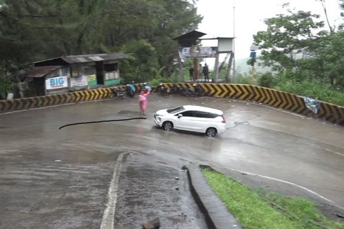 Benarkah Mobil Matik Rawan Rusak jika Sering Melewati Tanjakan?