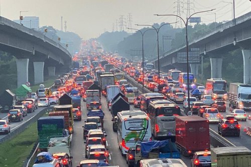 Ini Biang Macet di Tol Layang MBZ Saat Puncak Arus Mudik