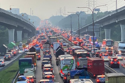 Ini Biang Macet di Tol Layang MBZ Saat Puncak Arus Mudik