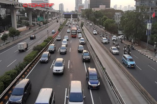 Belajar dari Kecelakaan di Tol Cipali, Ingat Bahaya Melintas di Bahu Jalan