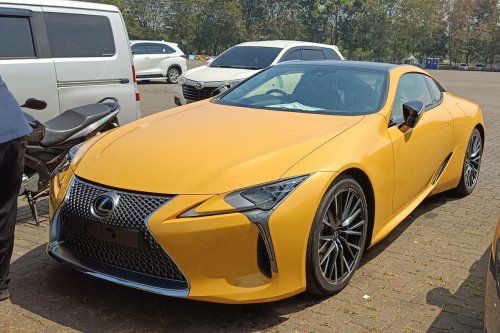 Lexus LC500h Terpantau Parkiran ICE BSD, Siap Meramaikan GIIAS 2025