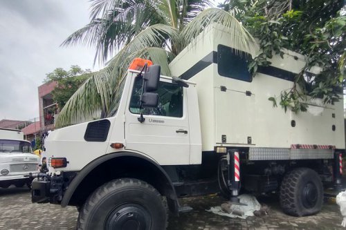 Alasan Kaca Spion Kiri Truk Lebih Banyak Dibanding Sisi Kanan