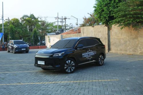 Tak Perlu Pegang Setir, Begini Cara Parkir Otomatis DFSK E5 Plus