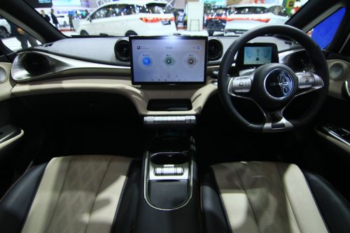 BYD, Mobil Listrik BYD, BYD Dolphin, Perbandingan GWM Ora 03 dan BYD Dolphin: Pilihan Mobil Listrik Kota