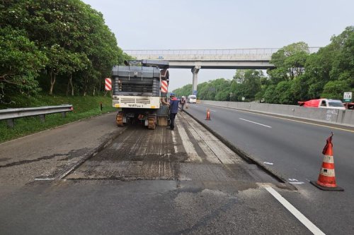 Etika Mengemudi Saat Melewati Jalan yang Diperbaiki