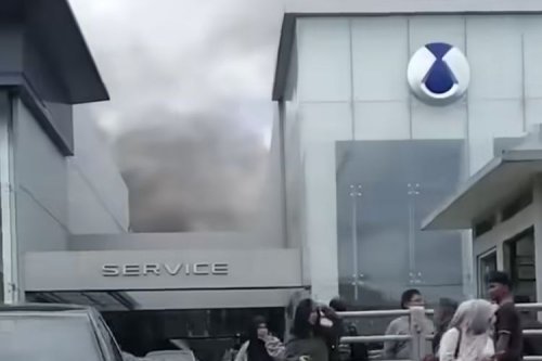 BYD, BYD Investigasi Kebakaran di Diler Serpong