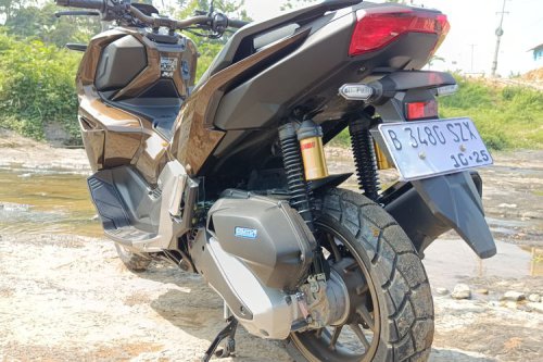Bahas Honda ADV 160 ABS RoadSync, Warna Khusus yang Menawan