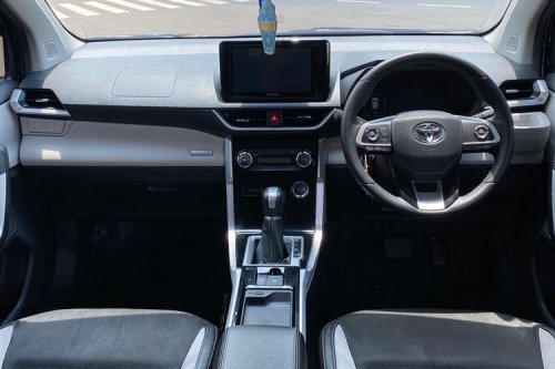 Toyota, Toyota Veloz Hybrid Mau Meluncur, Veloz Model Lama Diskon Rp 23 Juta