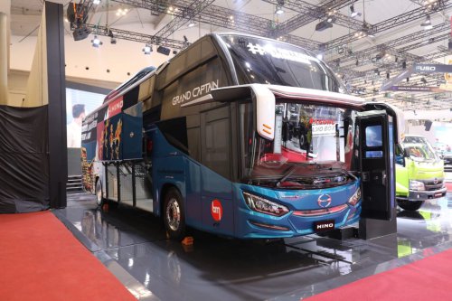 Hino Serahkan Bus RM 280 ABS kepada Bagong Transport