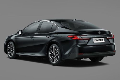 Toyota, Toyota Camry, Toyota Luncurkan Camry Bensin Terbaru, Simak Ubahannya