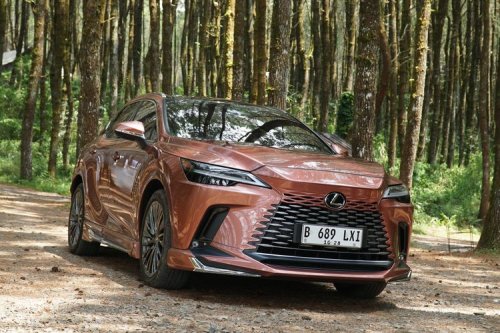 Lexus, Elegansi Lexus RX450h+, Tak Luntur Meski Sudah Berusia Dua Tahun