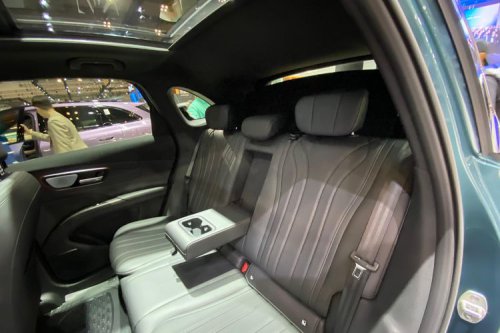 Jajal Chery L8: Sensasi Berkendara SUV PHEV Modern