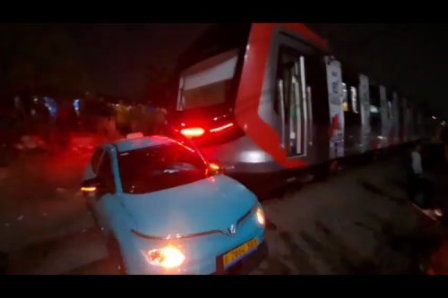 Mobil Listrik Terkunci, Taksi VinFast