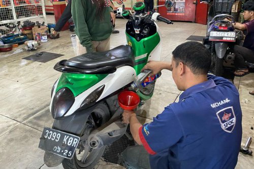 Ini Jenis Oli yang Perlu Diganti Rutin di Motor Matik