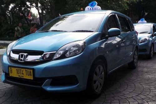 Beli Mobil Bekas Taksi Bluebird Tak Perlu Urus Legalitas Tambahan