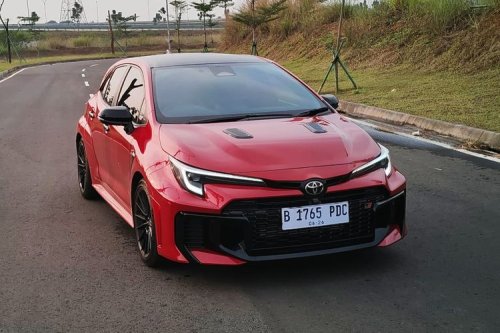 Toyota, Toyota GR Corolla, Review Lengkap Toyota GR Corolla A/T: Ramah Harian, Tapi Tetap Buas