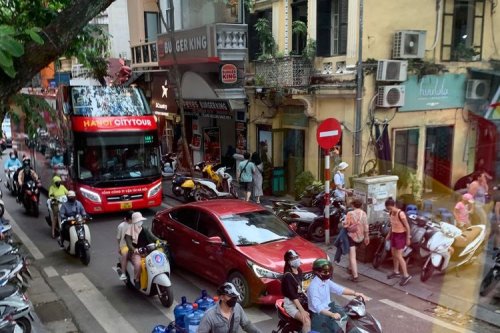Mengenal Warna Pelat Nomor Kendaraan di Vietnam