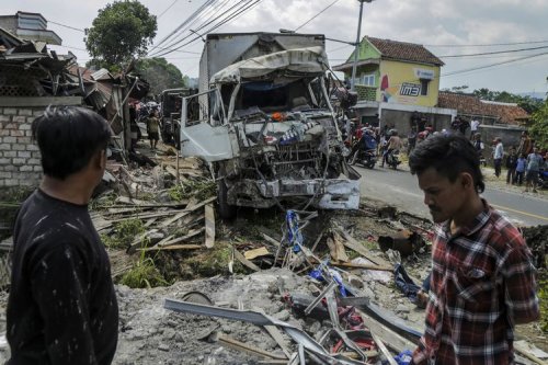 Kecelakaan Truk Ciawi: Apakah Regulasi Kurang Ketat?