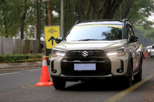 5 Hal yang Perlu Diperhatikan Saat Parkir Mobil di Ruang Sempit