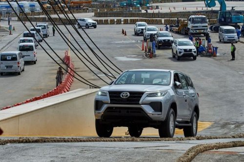 Toyota, Ekspor Jadi Juru Selamat Toyota di Tengah Lesunya Pasar Otomotif Nasional