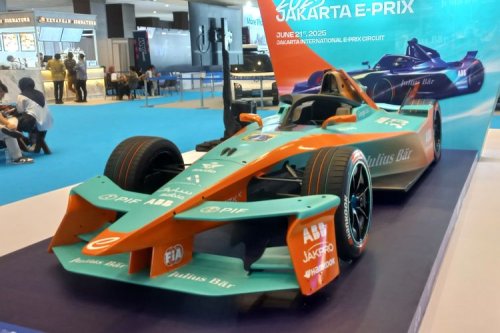 Honda, Honda Step WGN Hibrida, Penurunan Penjualan Motor
