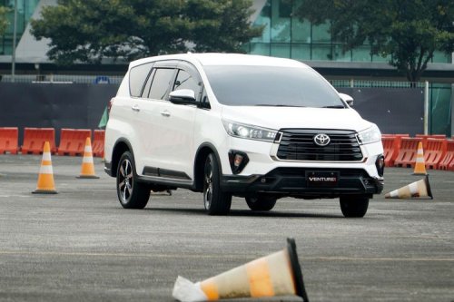 Pasar Mobil Bekas Turun, Kenapa Kijang Innova Masih Populer?