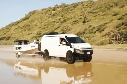Toyota HiAce Disulap Jadi Camper 4x4, Bisa Tantang Land Cruiser