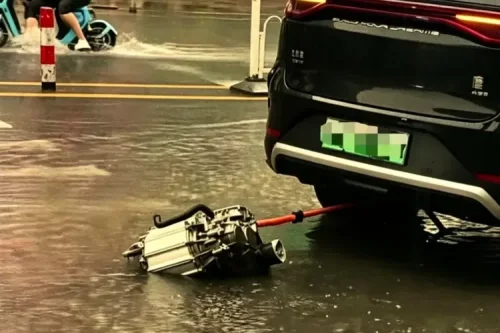 BYD, BYD Bicara soal Motor Listrik yang Terlepas Akibat Banjir di China