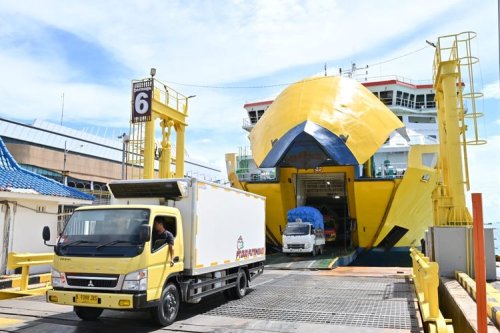 Fenomena Lane Hogger, Rute Transjakarta UI