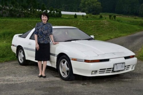 Toyota, Sanae Takaichi, Politisi Jepang dan Pencinta Toyota Supra Legendaris