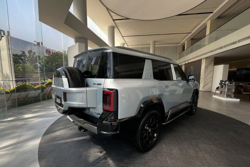 Spesifikasi Denza B8: SUV Hybrid Canggih