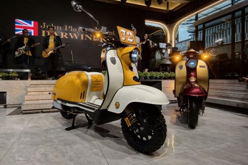 Komparasi Royal Alloy JPS 245 dengan Vespa GTS Super Tech