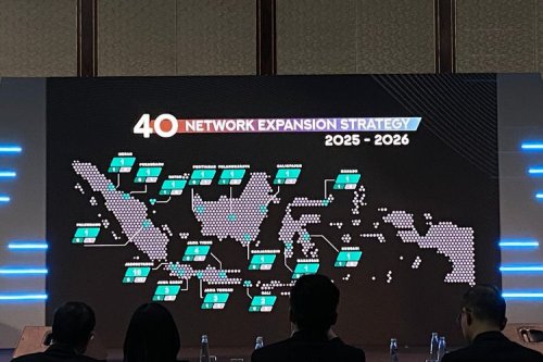 Menabuh Genderang Perang Harga Mobil Listrik di GJAW 2025