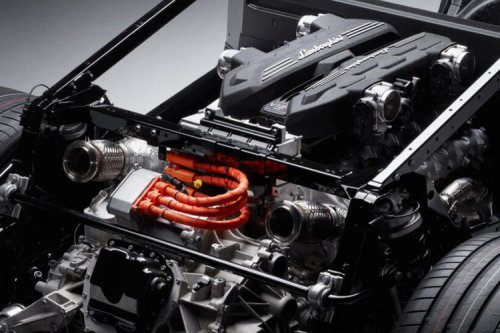 Spek Lamborghini Revuelto Hadiah Ultah Anak Pengusaha Makassar, Harga Tembus Rp 22 Miliar