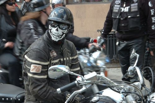 Ini Jenis Masker yang Bisa DIpakai Pemotor Saat Kabut Asap Karhutla