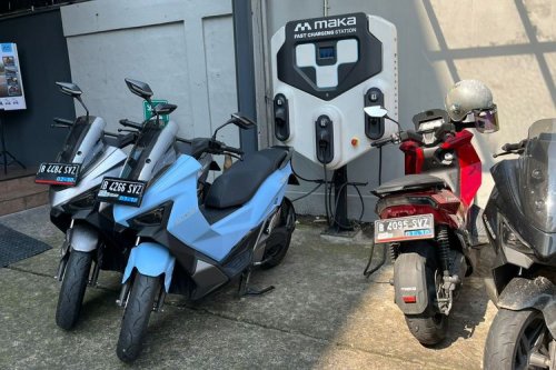 Kenapa Motor Listrik Belum Menggantikan Motor Bensin Ojol?