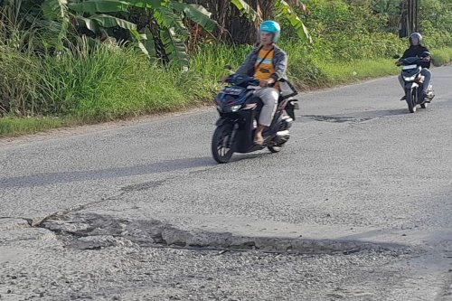 Penyebab Suspensi Depan Motor Bunyi saat Lewat Jalan Berlubang