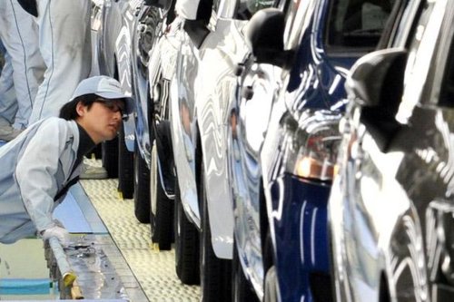 Kendaraan Listrik Bisa Guncang Industri Otomotif Nasional