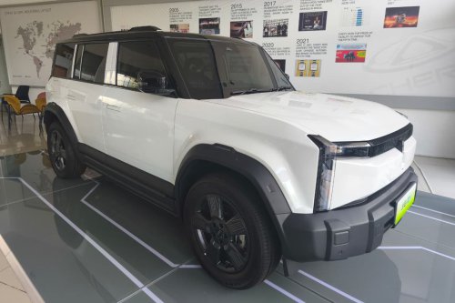 Tidak Sama dengan Mesin Bensin, Begini Peran Oli pada Mobil Listrik