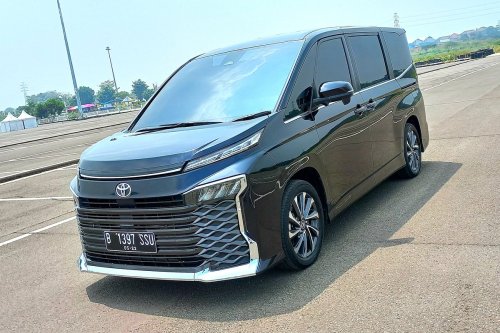 Update Harga Toyota Voxy: Baby Alphard dengan Fitur Mewah