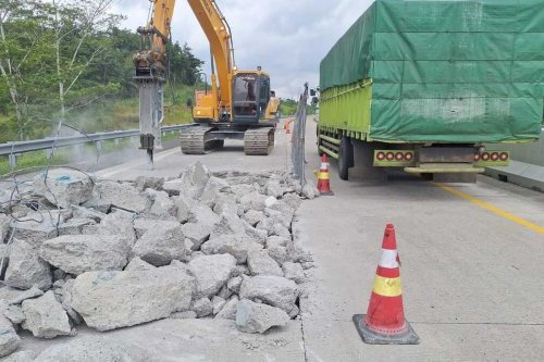 Etika Mengemudi Saat Melewati Jalan yang Diperbaiki