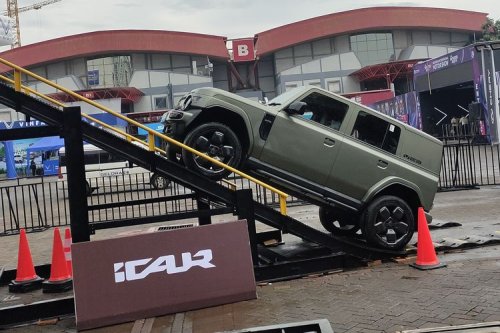 iCar V23 Datang, Chery Pastikan Tak Usik J6