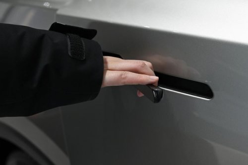 Gagang Pintu Elektrik Mobil Jadi Sorotan, Ini Alasannya