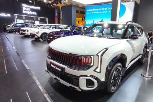 Deretan Mobil Kia di IIMS 2026: dari Mesin ICE, HEV sampai BEV