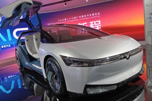 Mobil Listrik BAIC Arcfox T1 Meluncur Februari 2026